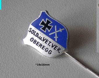 Show honor with Soldiers and Veterans lapel pins