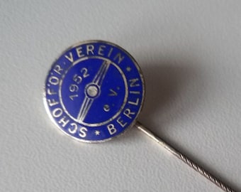 Schofför Verein Berlin Pin: Historical Elegance - 1952