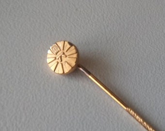 Round off your style with our Round Table pin