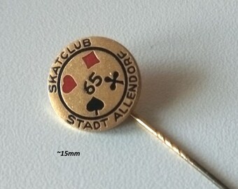 Skat Club - beautiful enamel pin