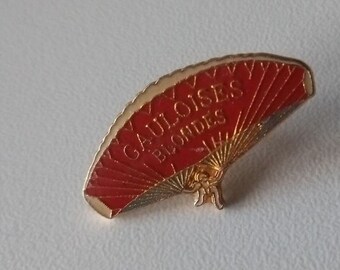 GAULOISES BLONDES Pin - Fly in style into the 80s!