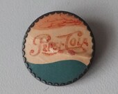 Pepsi-Cola logo lettering 24mm hand painted brooch brooche lapel pin vintage movie original ca.1948 Germany US crew zone
