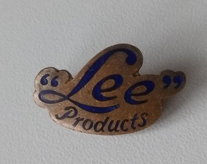 Featured listing image: Rare Lee Jeans Enamel Brooch – Original Brand Badge from the Denim Pioneer Era
