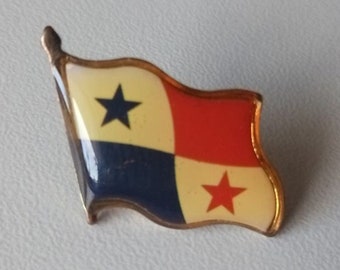Panama in heart, pin on lapel!