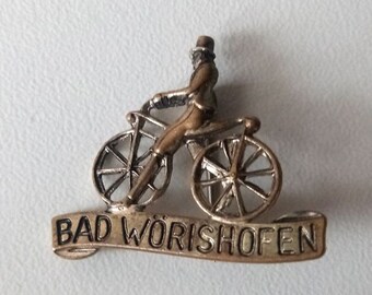 Draisine (running machine) motif - Bad Wörishofen brooch stamped (HARTMANN) around 1910