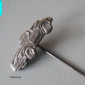 Porsche 911 Cabrio Pin: A classy accessory for Porsche fans