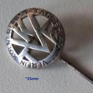 Historic Elegance: Cologne Taxi Driver Pin