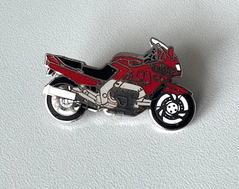 Rare Yamaha GTS 1000 Motif – Original Enamel Collector Pin by Manhattan Windsor