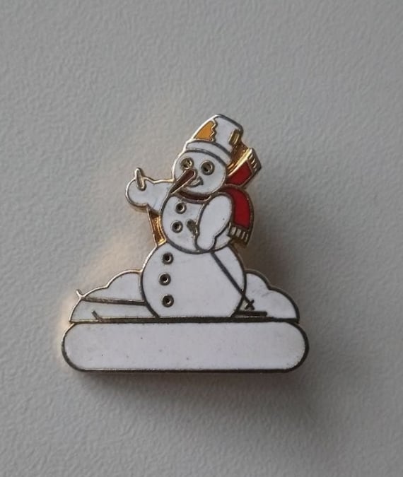 Vintage Ski Snowman on Adventure Mission" - 13x16mm 1990's vintage brooch lapel brooch