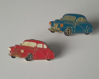 Retro Ford Super Deluxe V8 Pin - Choose Your Color