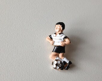 Soccer Player Animation Pin - Motion to Wear!