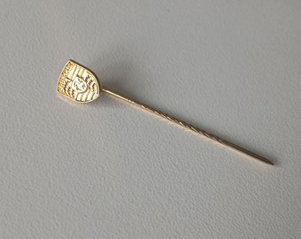 Rare Porsche logo pin in gold from around 1987