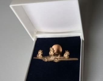Historic Aircraft Badge: Unique and Collectible!
