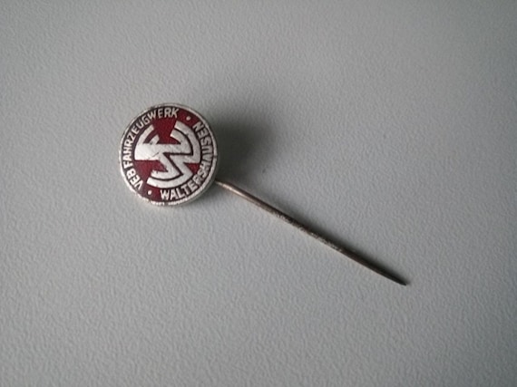 VEB Fahrzeugwerk Waltershausen GDR car pin enamel 1950s