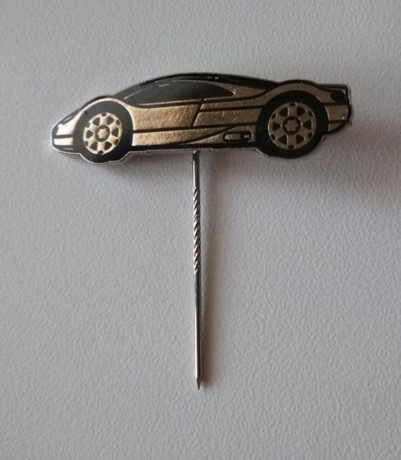 Revolutionary design: Audi Avus quattro pin