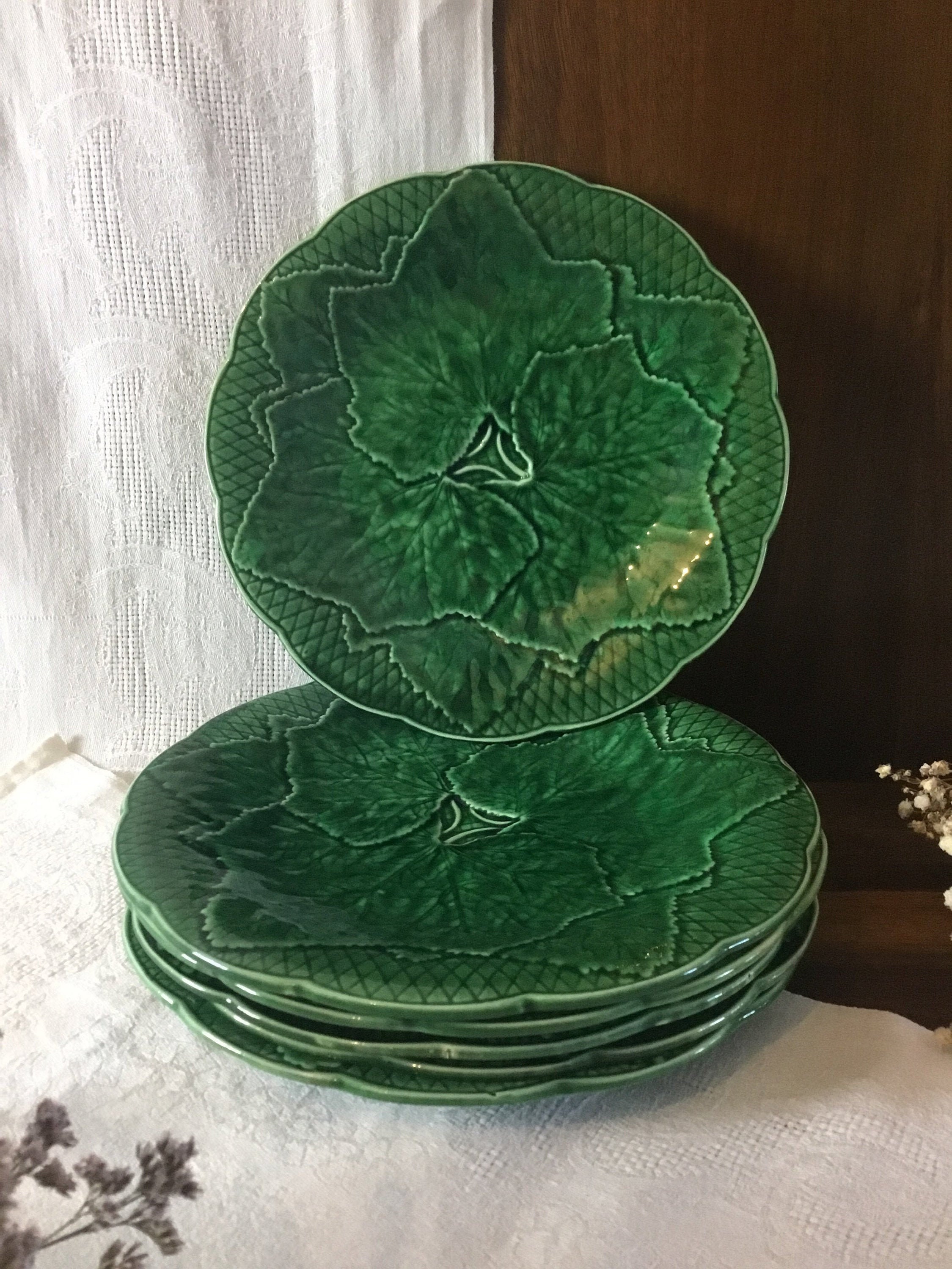 12 Assiettes à Dessert/Barbotine Française Verte Au Décor de Feuilles/Plats en Majolique Par Gien Fr