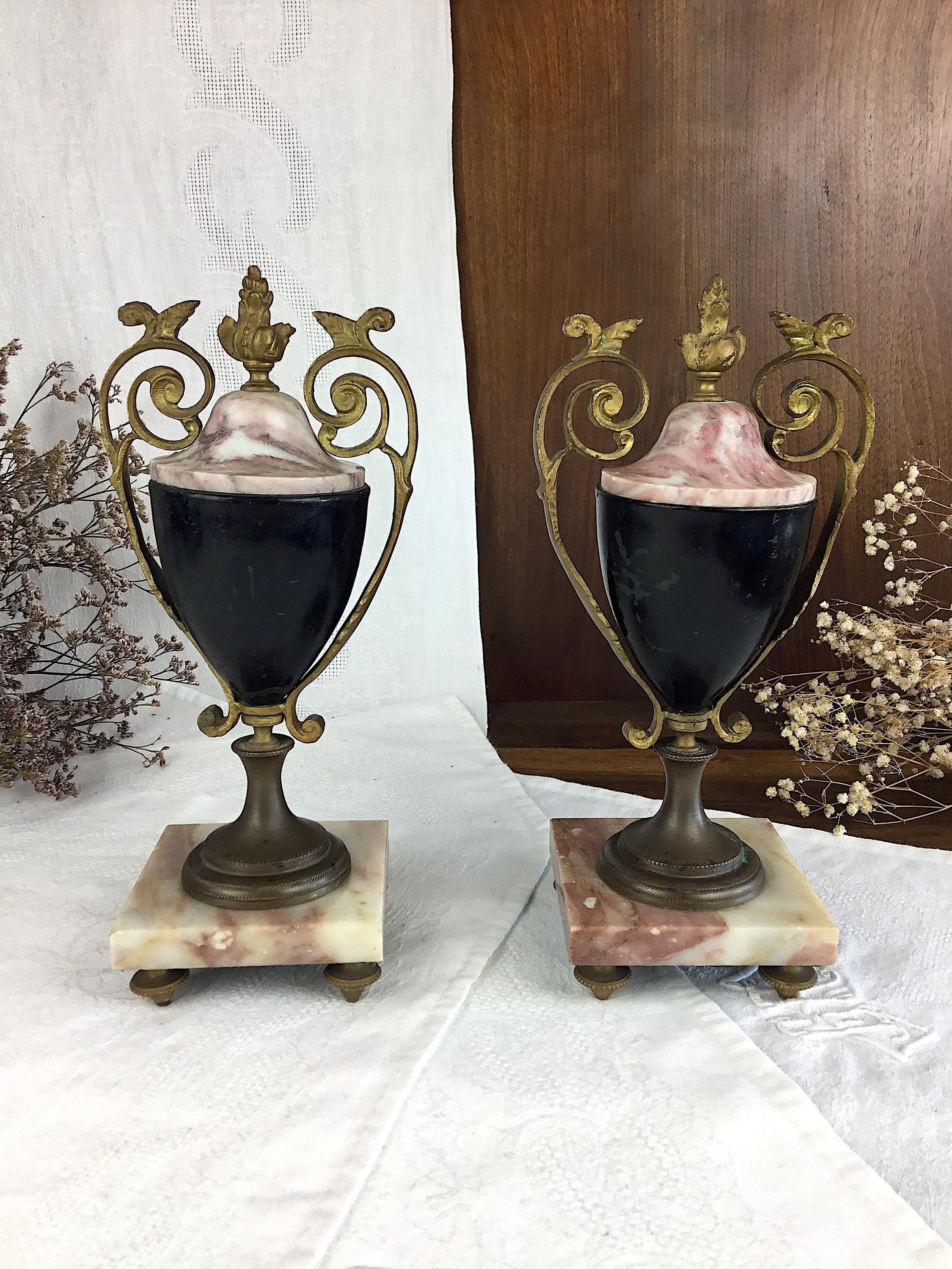 Paire de Cassolettes/Antiquité Française/Marbre Rose & Bronze Doré et Noir/Paire d'urnes 19Ème Franç