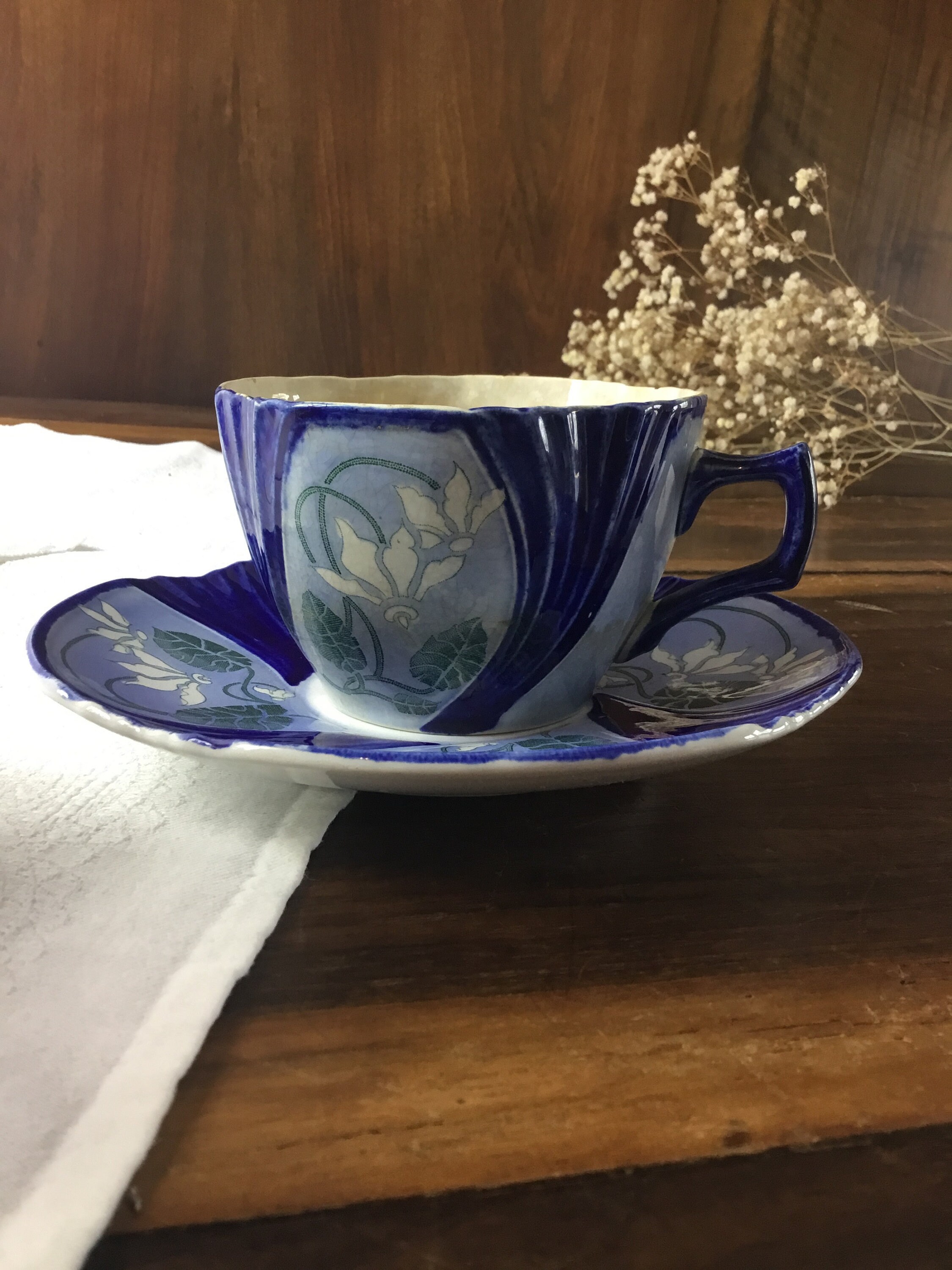 Tasse à Thé et Soucoupe Art Nouveau/Antiquité Française Par Digoin & Sarreguemines/Polylobée Au Déco