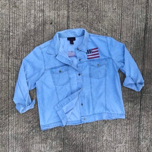 Unique Unisex 80s Vintage Blue Denim Jacket Lightweight Classic Jeans Shirts Top Outerwear Hand Embroidery Stitch Sewing USA American Flag