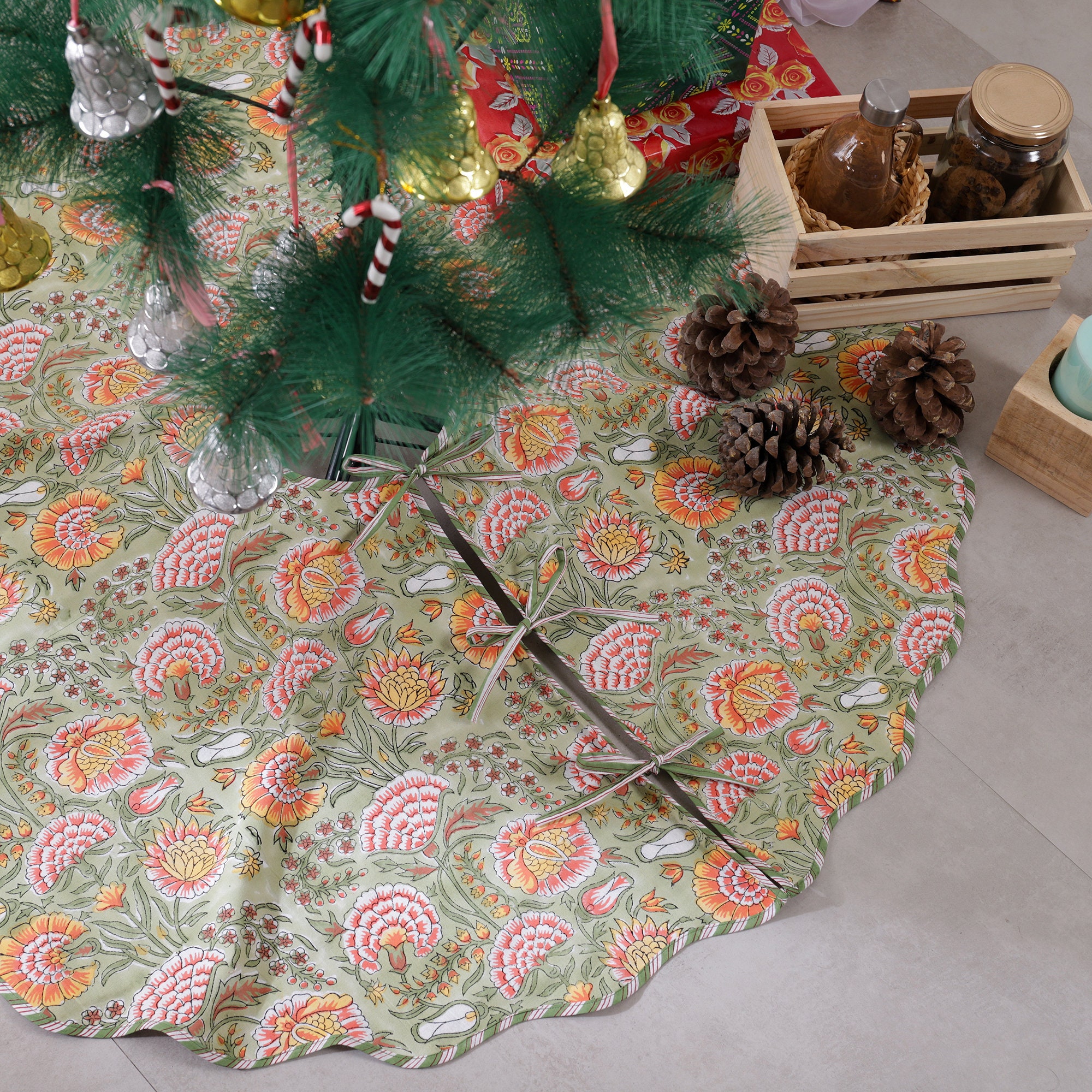 Greene Burnt Orange Indian Block Printed Christmas Piping Scallops Tree Skirt, Cotton Tree Skirt, House Boho Christmas Party Decorations