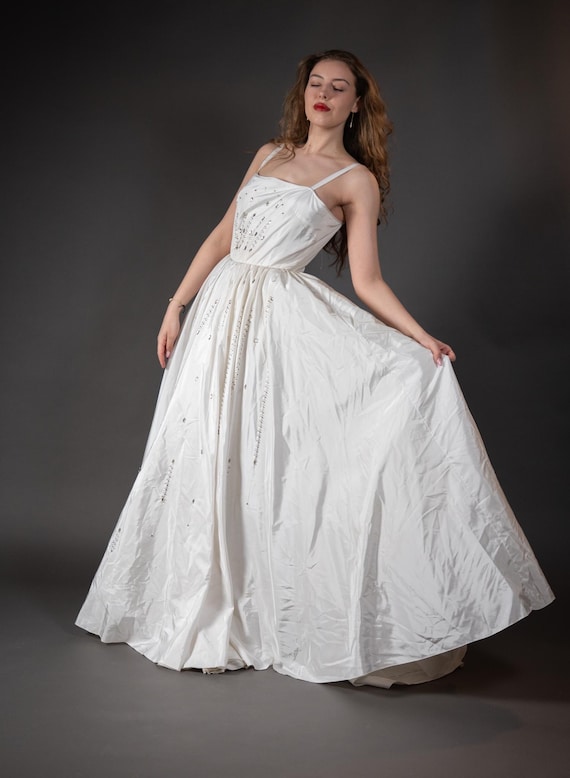 Vintage 1970s Luciani Roma Couture White Dress With Crystal Beads, Midcentury Italian Couture Wedding Dress, Full Silhouette