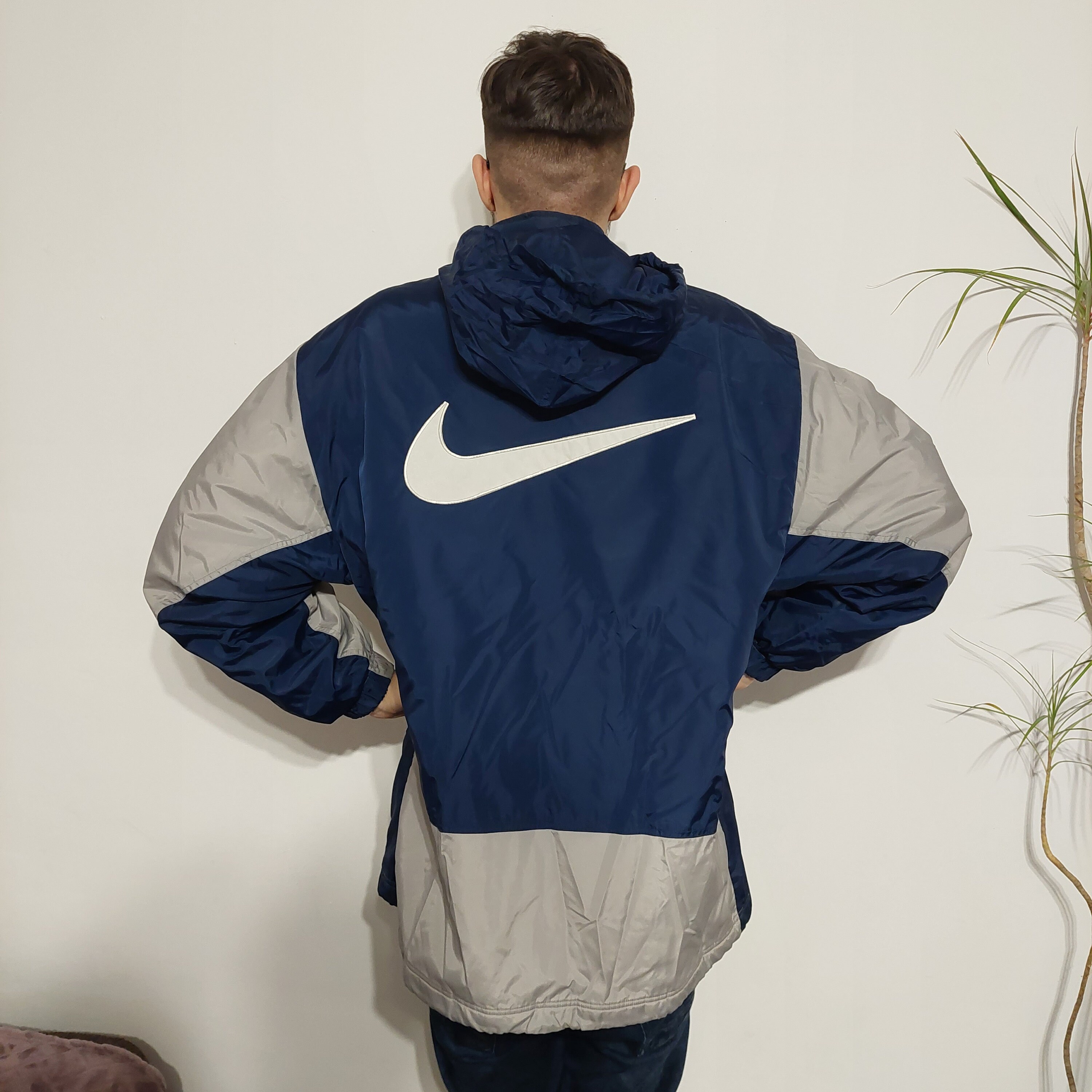 Nike old school jacket sale