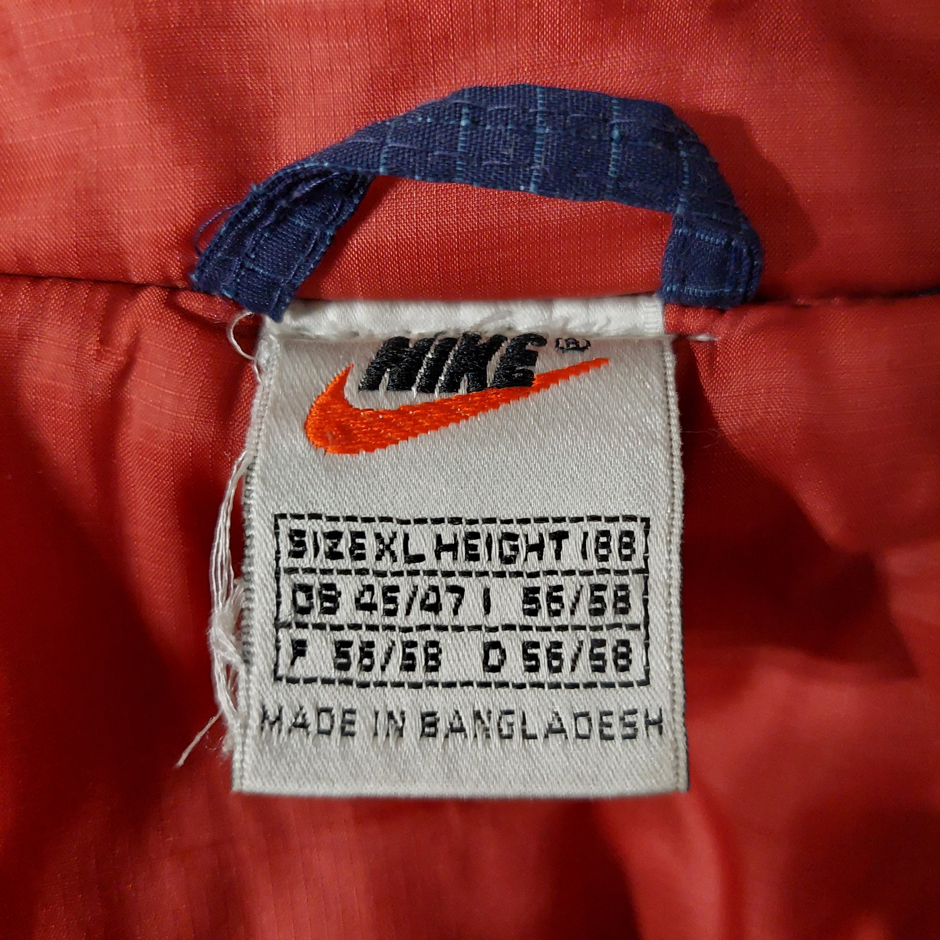 Streetwear Vintage Navy Blue Nike Jacket, Size Oversized L Streetwear Vintage Navy Blue Nike Jacket, Size Oversized L
