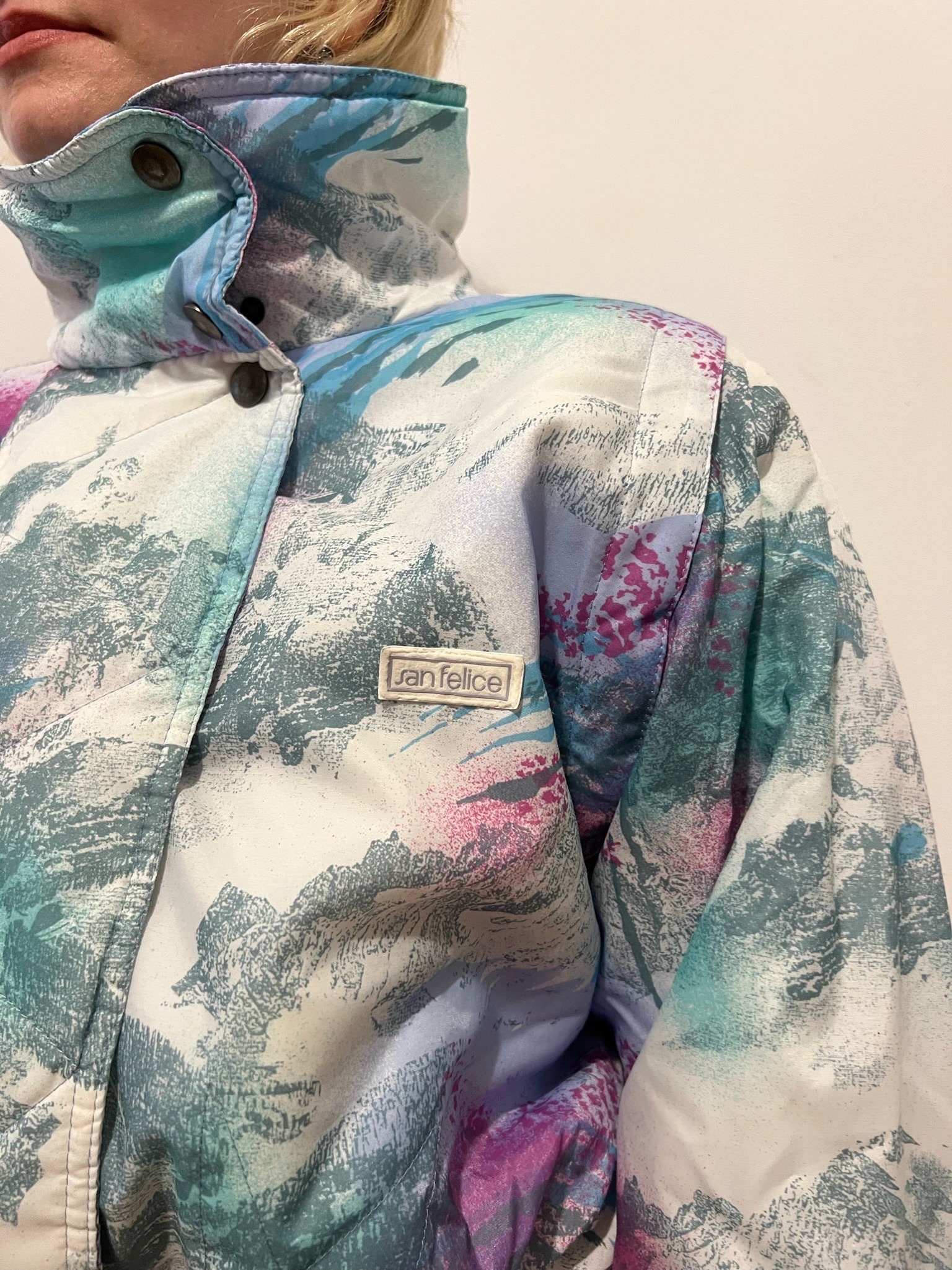 カラフルなヴィンテージサンフェリーチェスポーツウェアスキースーツ