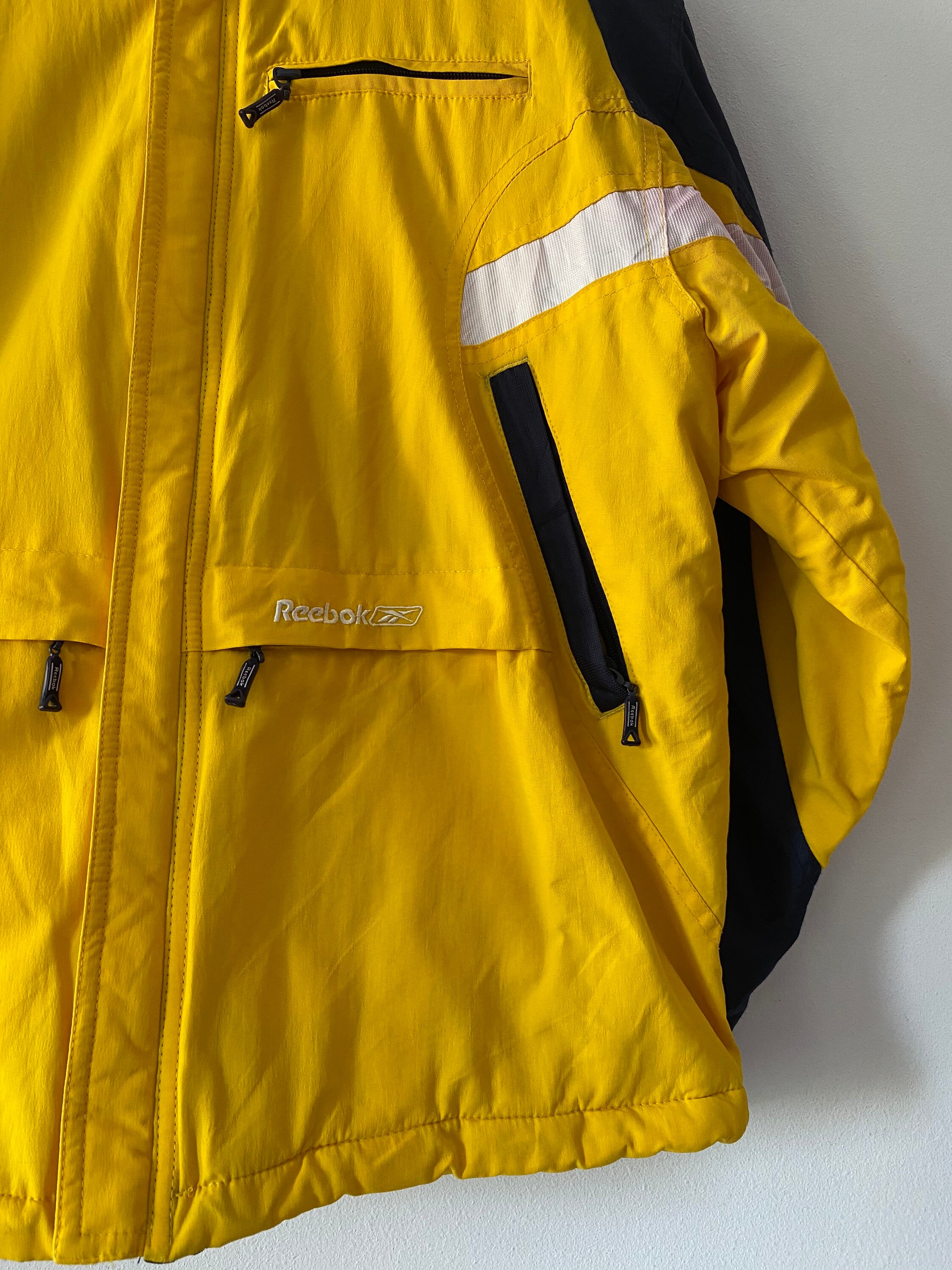 Vintage Yellow Winter REEBOK Puffer Jacket, Unisex Size Kids Vintage Yellow Winter REEBOK Puffer Jacket, Unisex Size Kids