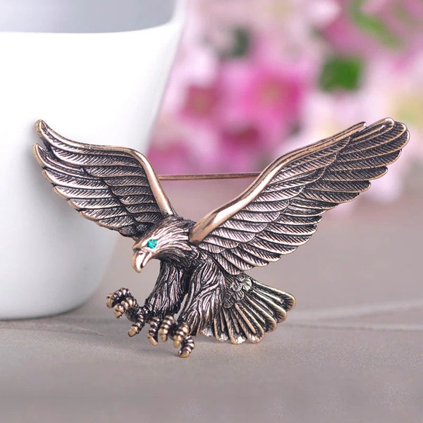 Vintage Antique Silver Color Jewelry Flying Eagle Brooch Men Boys Suit Scarf Accessories Bird Pins Birthday Party Gift