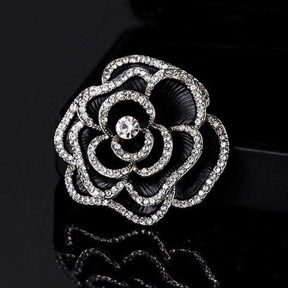 Classic Crystal Bow Flower Pearl Camellia Brooch Famous Brand