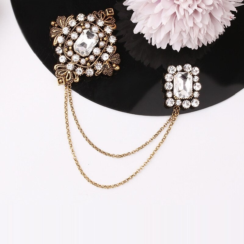 Luxury Designer Rhinestone Leather Tassel Court Brooch Set For Women Mixed  Random Send Letter Pins Perfect For Weddings And Parties From  Nicejewelry99, $2.04