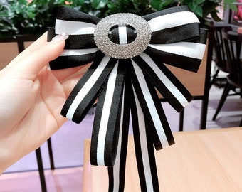 Korean version of the retro black and white striped round rhinestone big bow tie brooch girl fashion shirt corsage accessories
