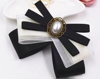 Vintage Bow Tie Bowknot Brooches Pins Flowers College School Shirt Cloth Corsage Brooch Collar Lapel Pin Luxury Women Jewelry