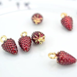 10pcs/lot Jewelry Making Drip Alloy Charm Pendant Bead Accessories Red Strawberry Enamel Charm 10*16mm