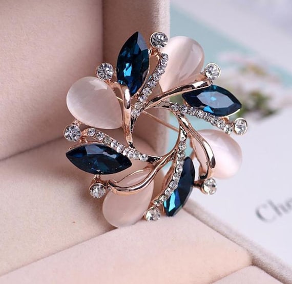 HappyDayLight Women Fashion Jewelry Bauhinia Crystal Brooch Pin for Scarf Buckle Clothing Accessories Flowers Opal Brooches