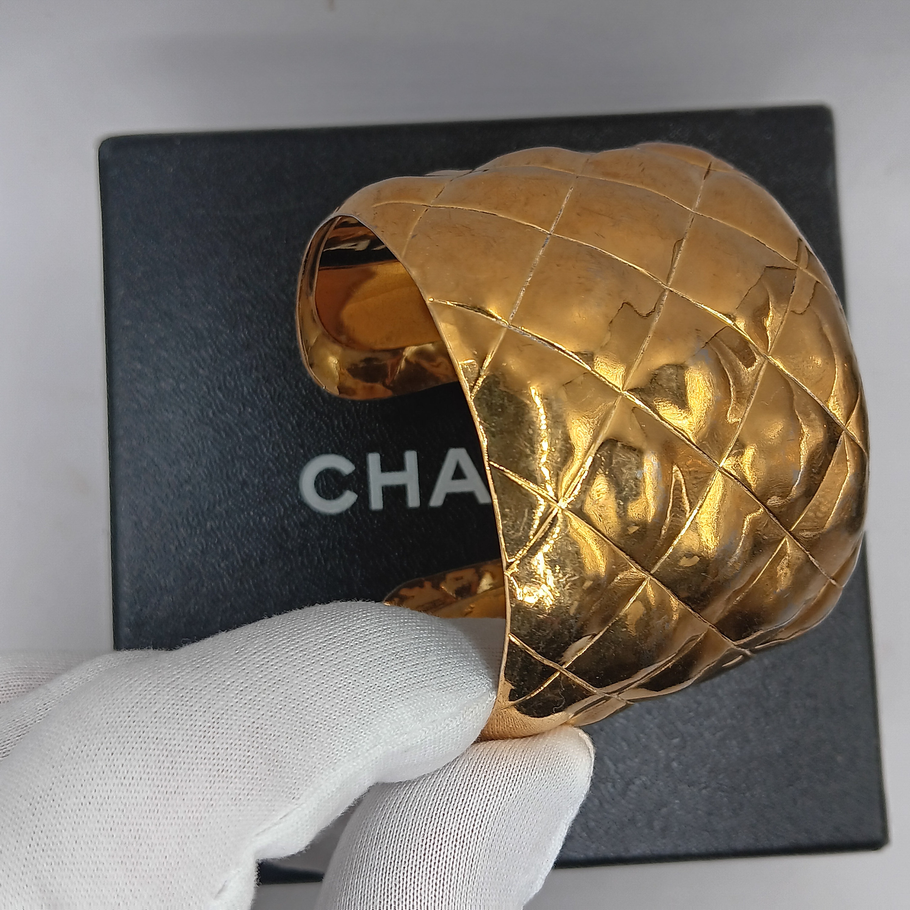 Chanel gold bracelet - Etsy 日本 Chanel gold bracelet - Etsy 日本
