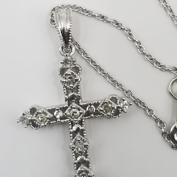 Outstanding 14kt crucifix and chain.