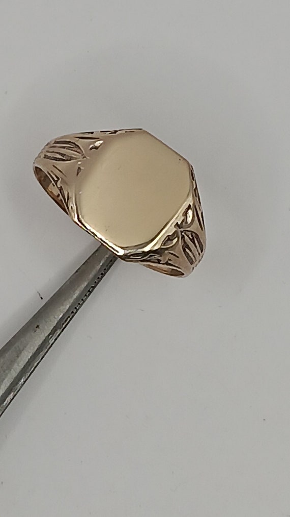 Vintage gold signet ring - image 1