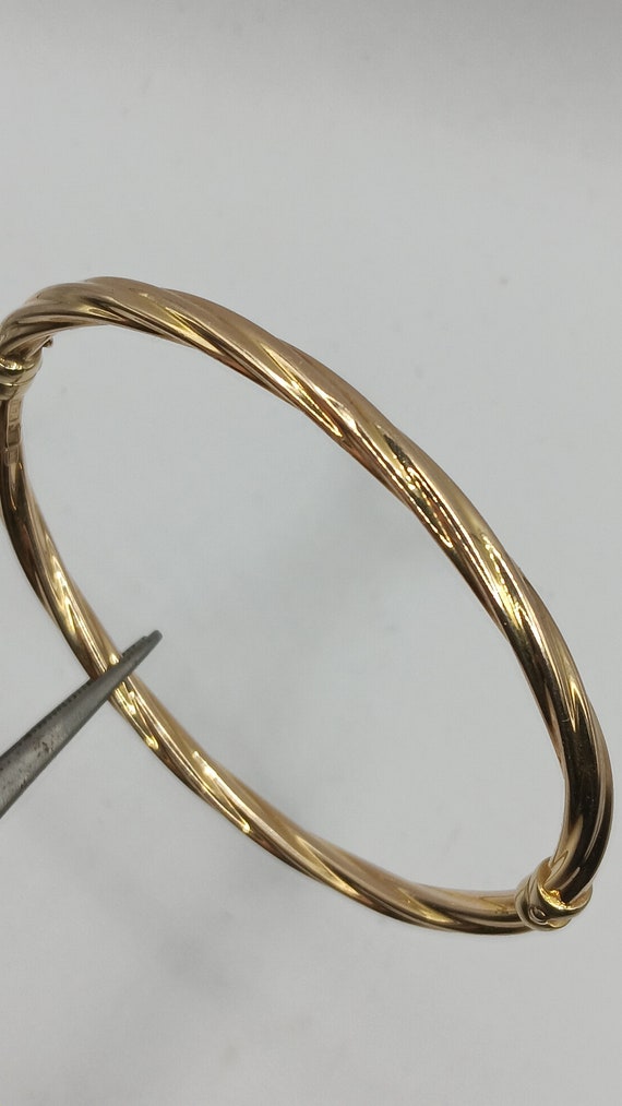 14kt twisted wire bangle bracelet