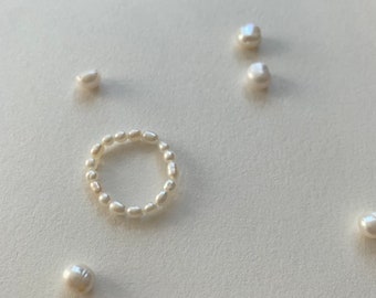 CLASSY Süßwasserperlen Ring, elastisch, upcycling