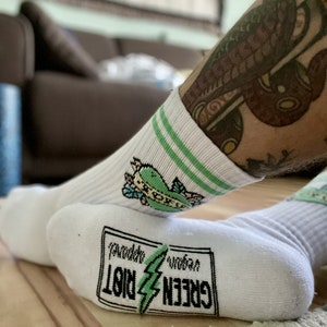 Green Riot Tofu Love socks