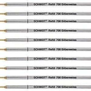 Könnte beinhalten: Eine Sammlung von zehn silbernen Kugelschreiber-Minen mit goldfarbenen Spitzen. Jede Mine ist mit dem Text "SCHMIDT Refill 700 Silberweiss" in schwarzer Schrift beschriftet. Die Minen sind in parallelen Reihen angeordnet.