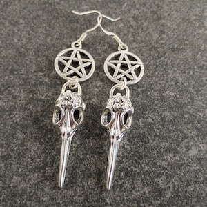 Raven Skull Pentacle Earrings, Raven Skull Earrings, Crow Skull Earrings, Raven Earrings, Pentacle Earrings, Wiccan Earrings, Magic Earrings