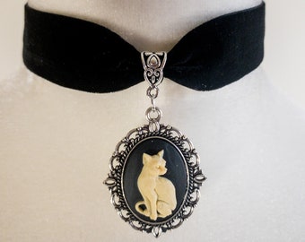 Ivory Cat Cameo Choker, Ivory Cat Cameo Necklace, Black Velvet Choker, Cameo Choker, Renaissance Choker, Medieval Choker