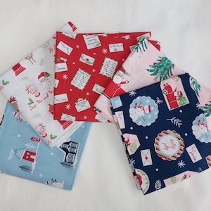 Juego de cuartos de tela de algodón 100 % para manualidades de Christmas Post, Craft Cotton Company, tela con temática festiva, regalo de Navidad para costureras