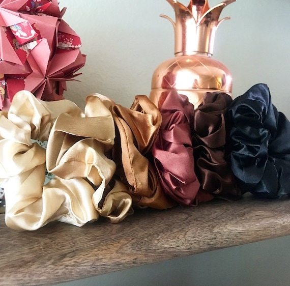 Perfect Silky Satin Scrunchie Set of 2 - Neutral/natural  display picture 1
