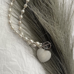 Freshwater Pearl Choker Necklace: White Agate Heart Pendant