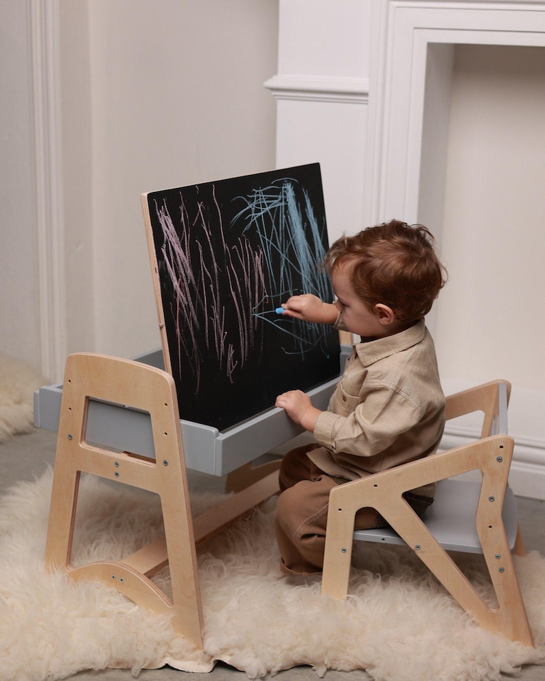 Funktionella småbarnsmöbler - Aktivitetsbord för barn med växande stol - Montessori barnmöbler - Bord och stol för småbarn - En barnmöbeluppsättning bild 4