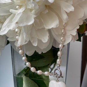 Elegant Pearl Choker with Heart Charm Classy Women's Necklace Stylish Pearl Beads Feminine Jewellery image 5